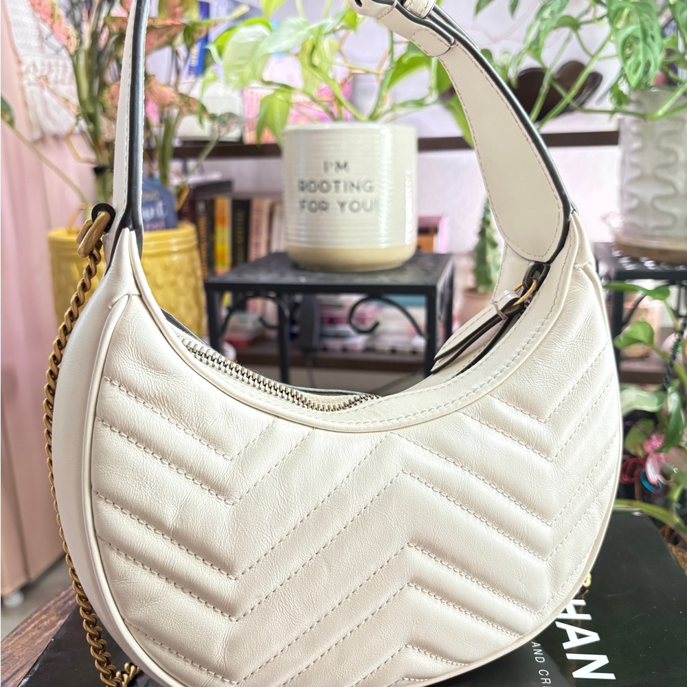 Gucci GG Marmont Chevron Crossbody Mini Half Moon Bag in Cream - Picture 6 of 11